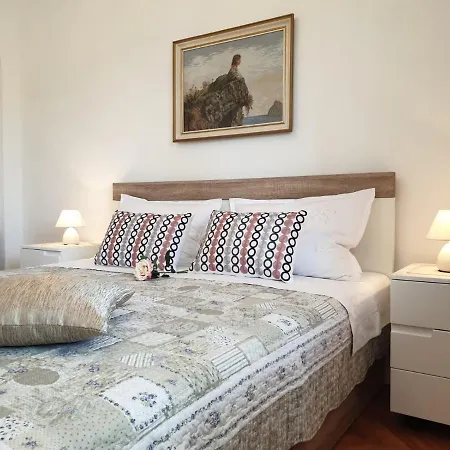 Appartamento Davorka Traù